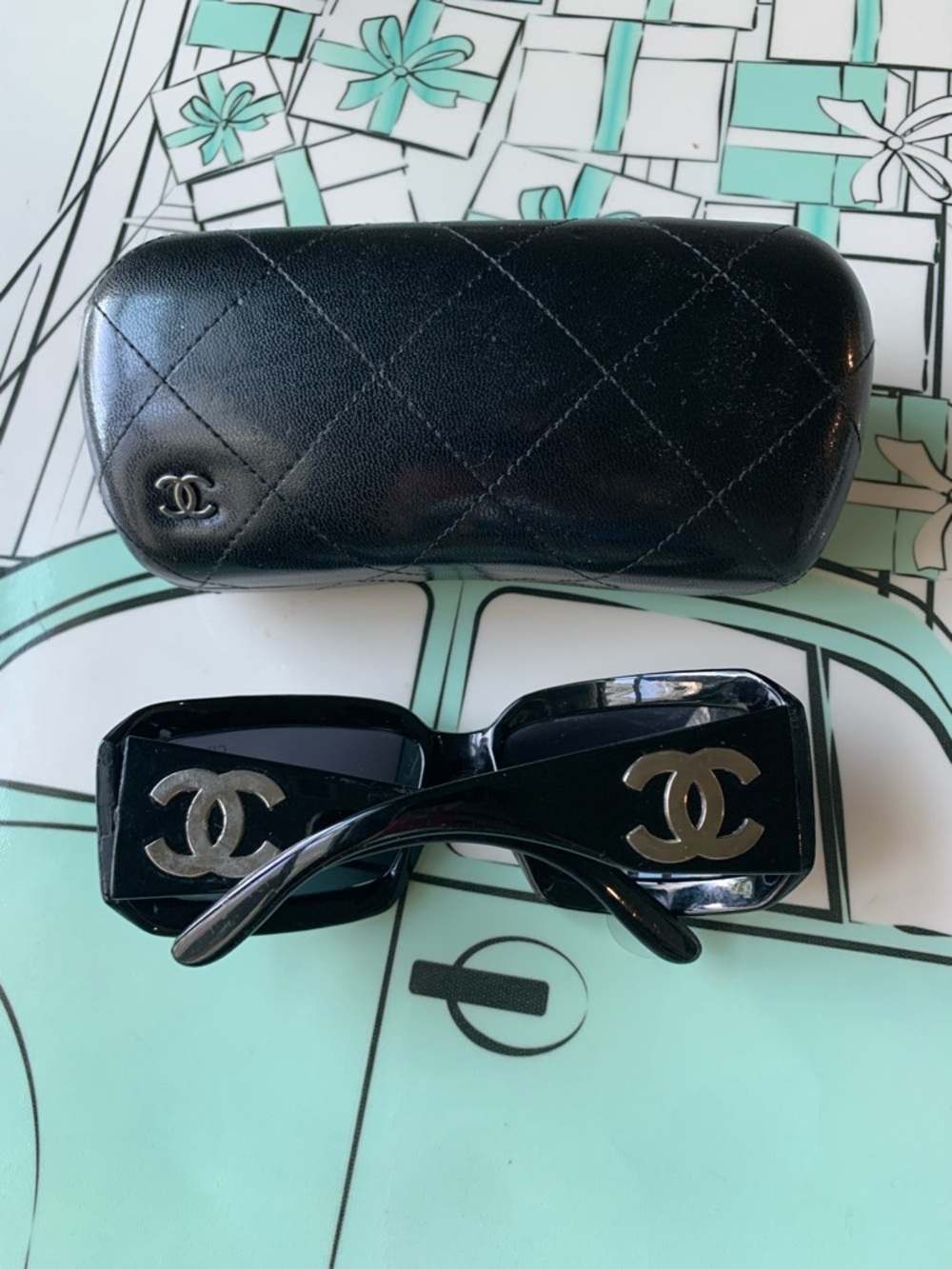 CHANEL Black Sunglasses with Silver Toned CC logo, Oversized w/Quilted Case